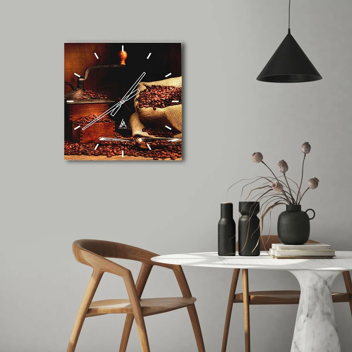 Wandklok - Klok - Stilleven met koffiebonen en een molen - 30x30 cm