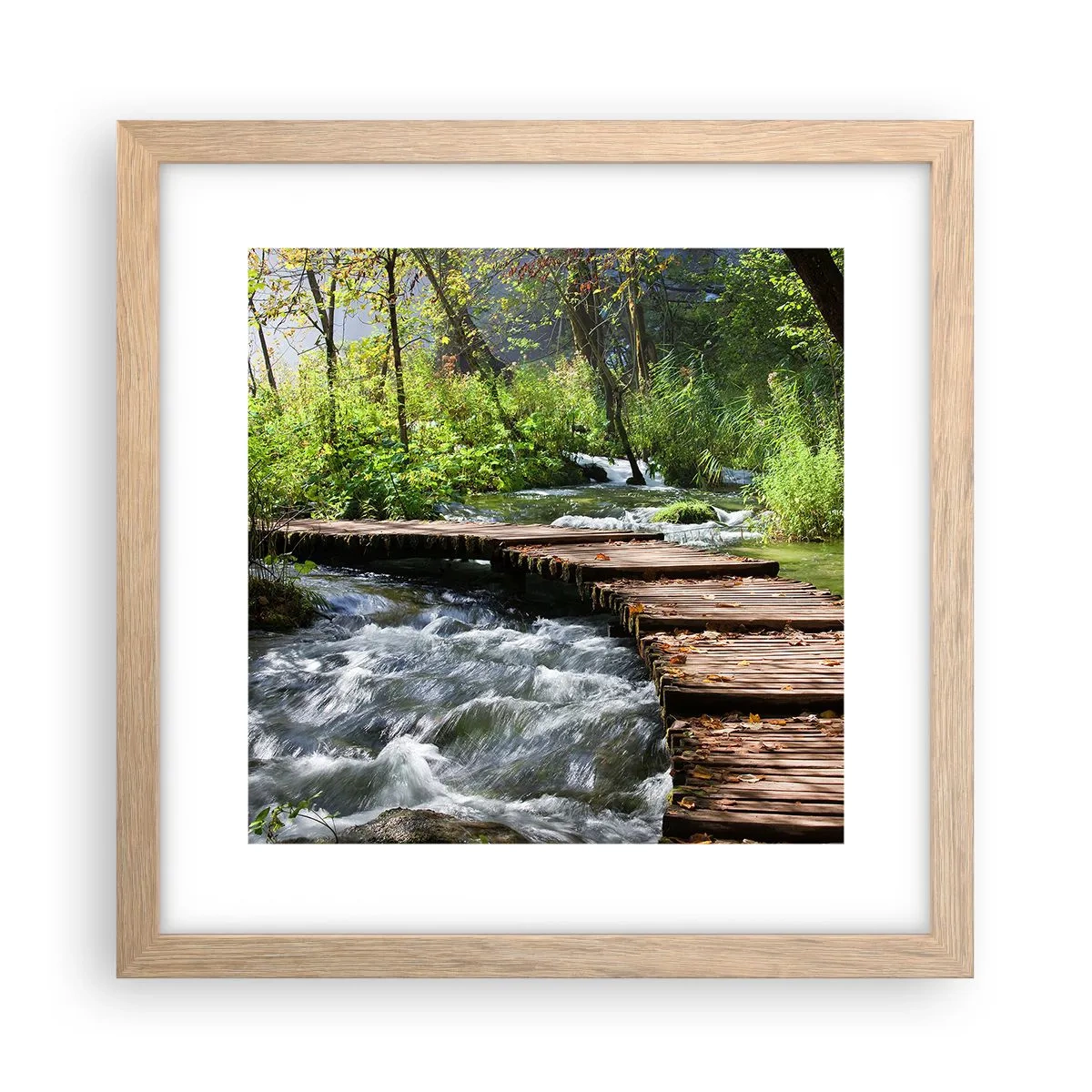 Een poster in een licht eiken lijst - Boven de schuimige waterval - 30x30 cm