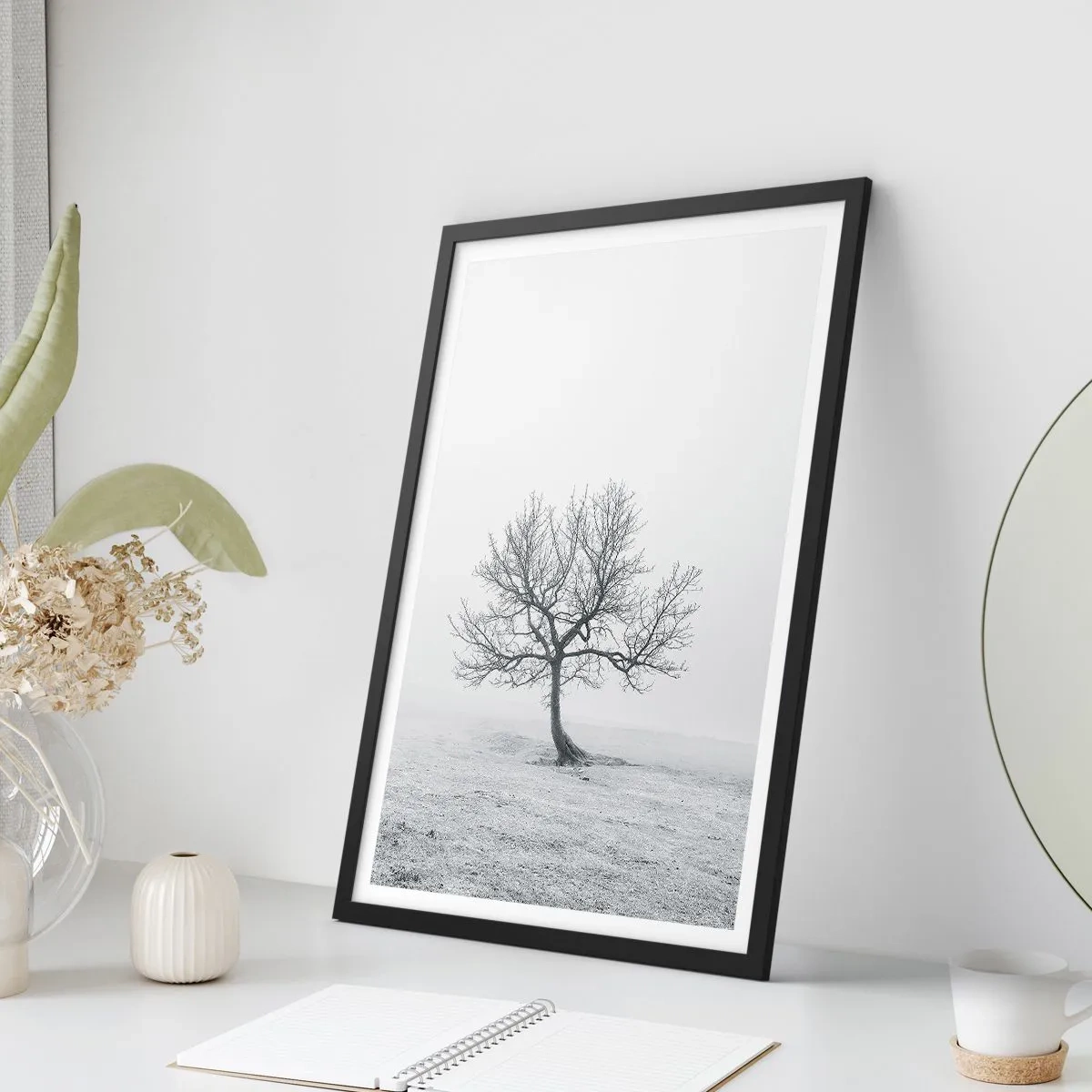 Poster in een zwarte lijst - Tegen het niets - 30x40 cm