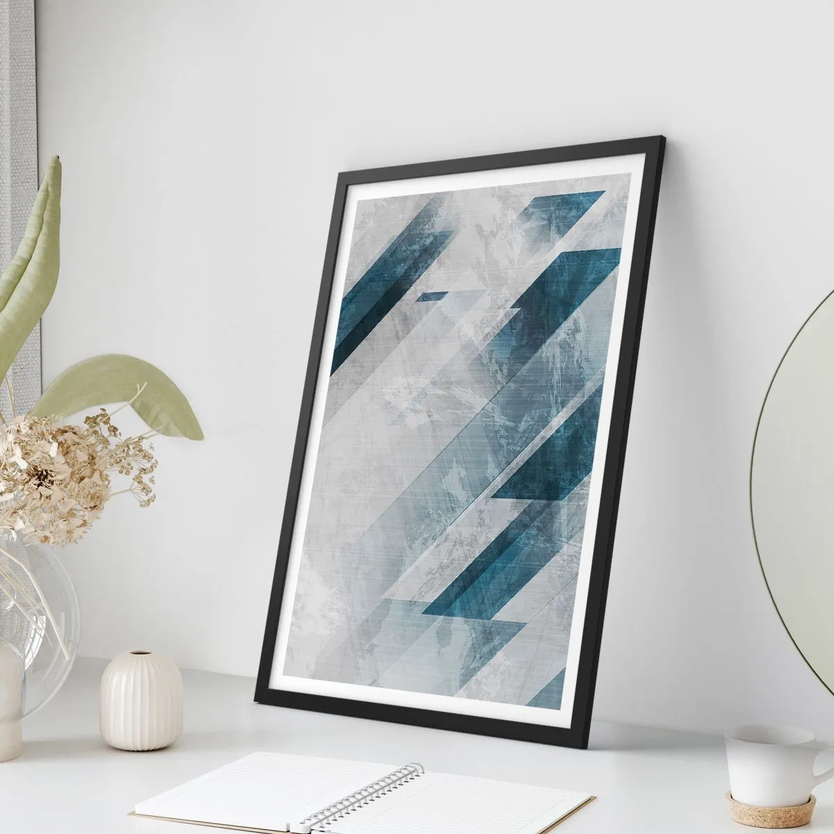 Poster in een zwarte lijst - Geometrie in tinten blauw en grijs - 50x70cm - Ruimtelijke compositie - grijze beweging - Moderne wanddecoratie voor woonkamer en slaapkamer ARTTOR