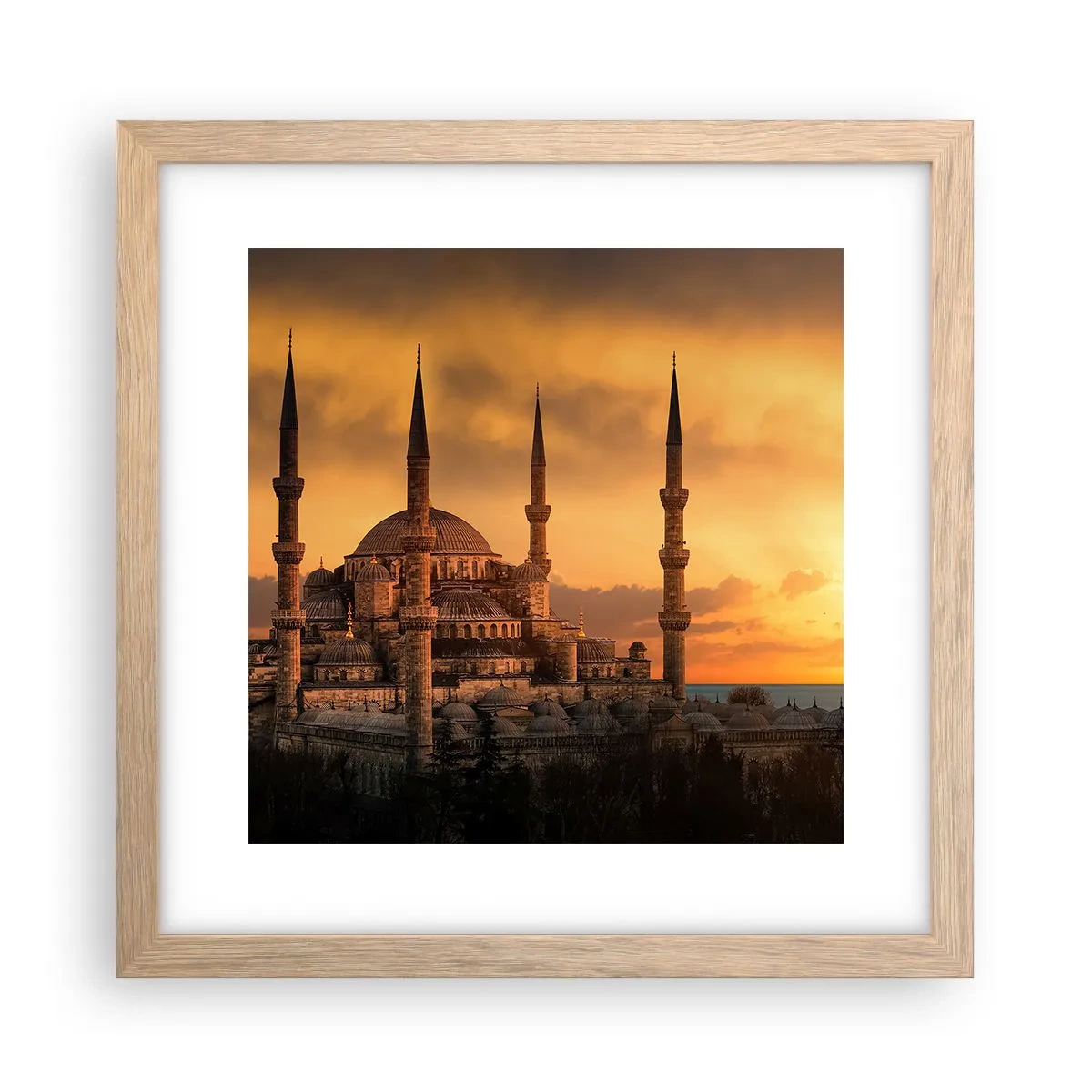 Een poster in een licht eiken lijst - God is geweldig - 30x30 cm