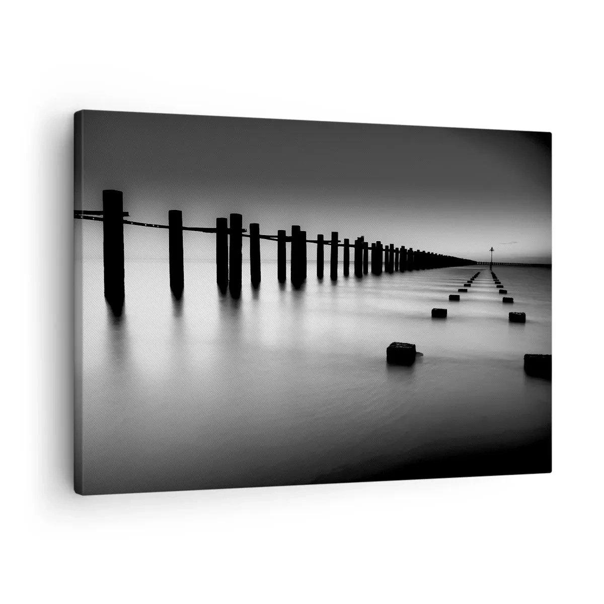 Schilderen op canvas - Houten palen en betonblokken ondergedompeld in water in zwart-wittinten - 70x50cm - Grijze verte in de mist - Moderne wanddecoratie voor woonkamer en slaapkamer ARTTOR