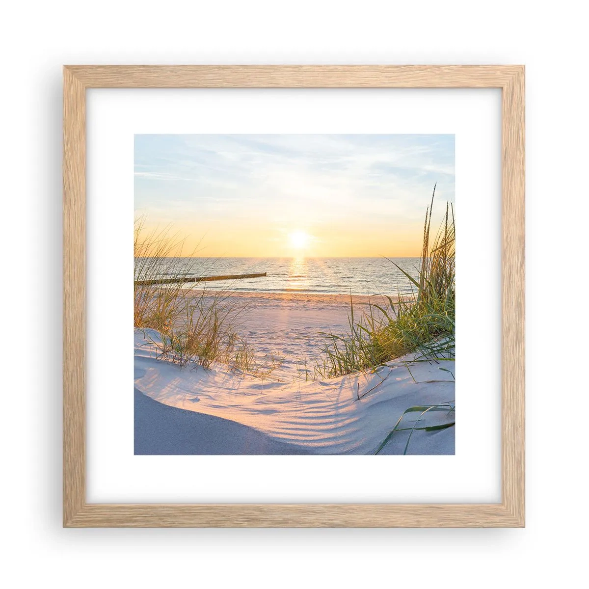 Een poster in een licht eiken lijst - Het geluid van de zee, het zingen van vogels, een wild strand tussen het gras... - 30x30 cm