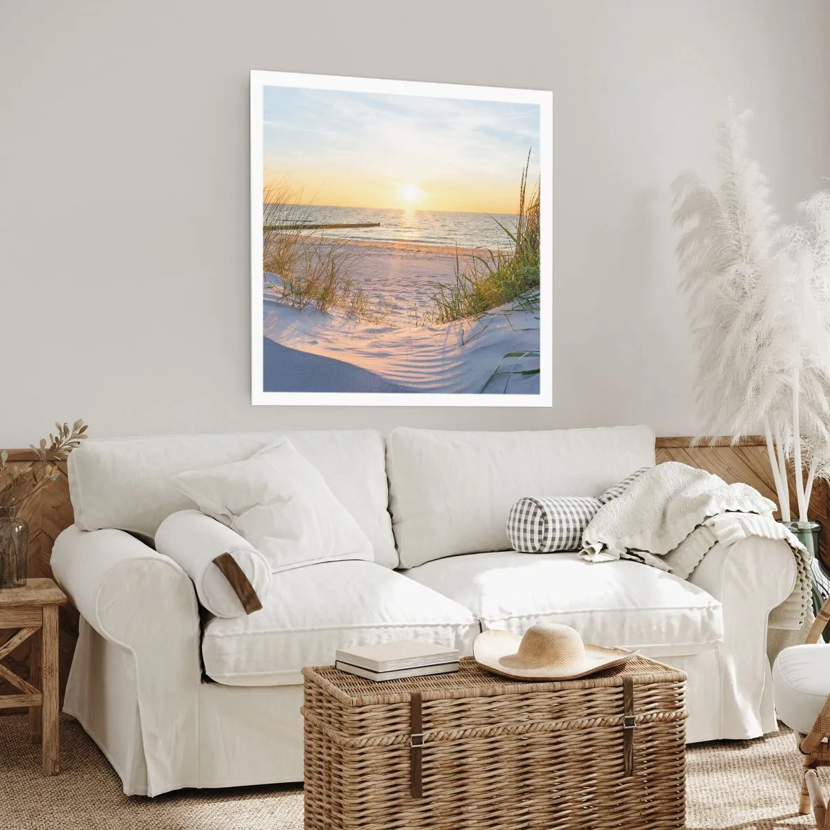 Poster - Het geluid van de zee, het zingen van vogels, een wild strand tussen het gras... - 60x60 cm