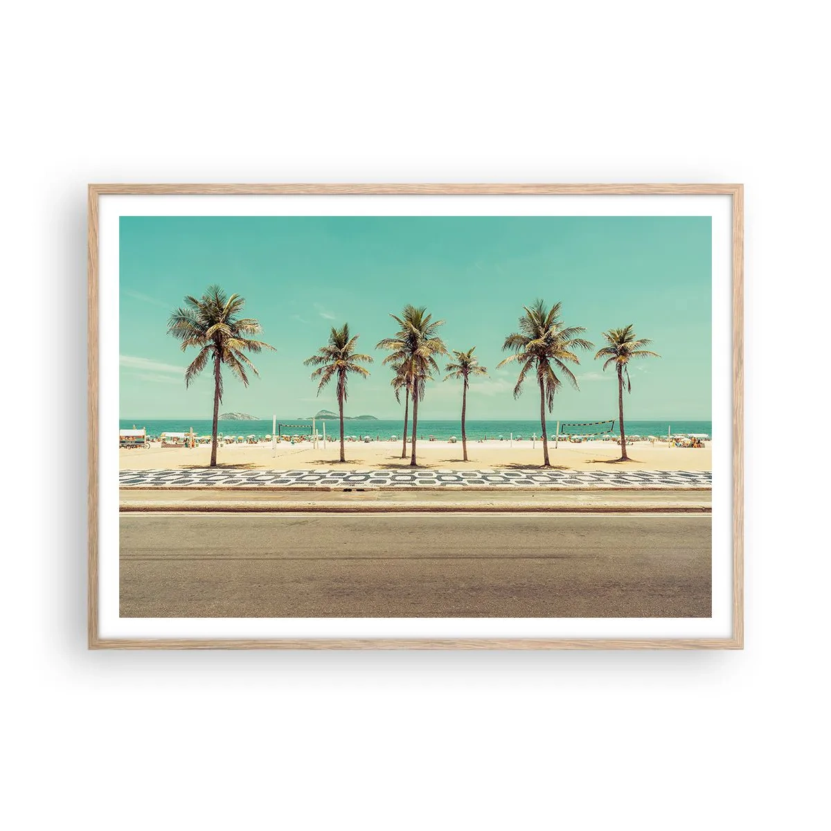 Een poster in een licht eiken lijst - Op wacht op het strand - 100x70 cm