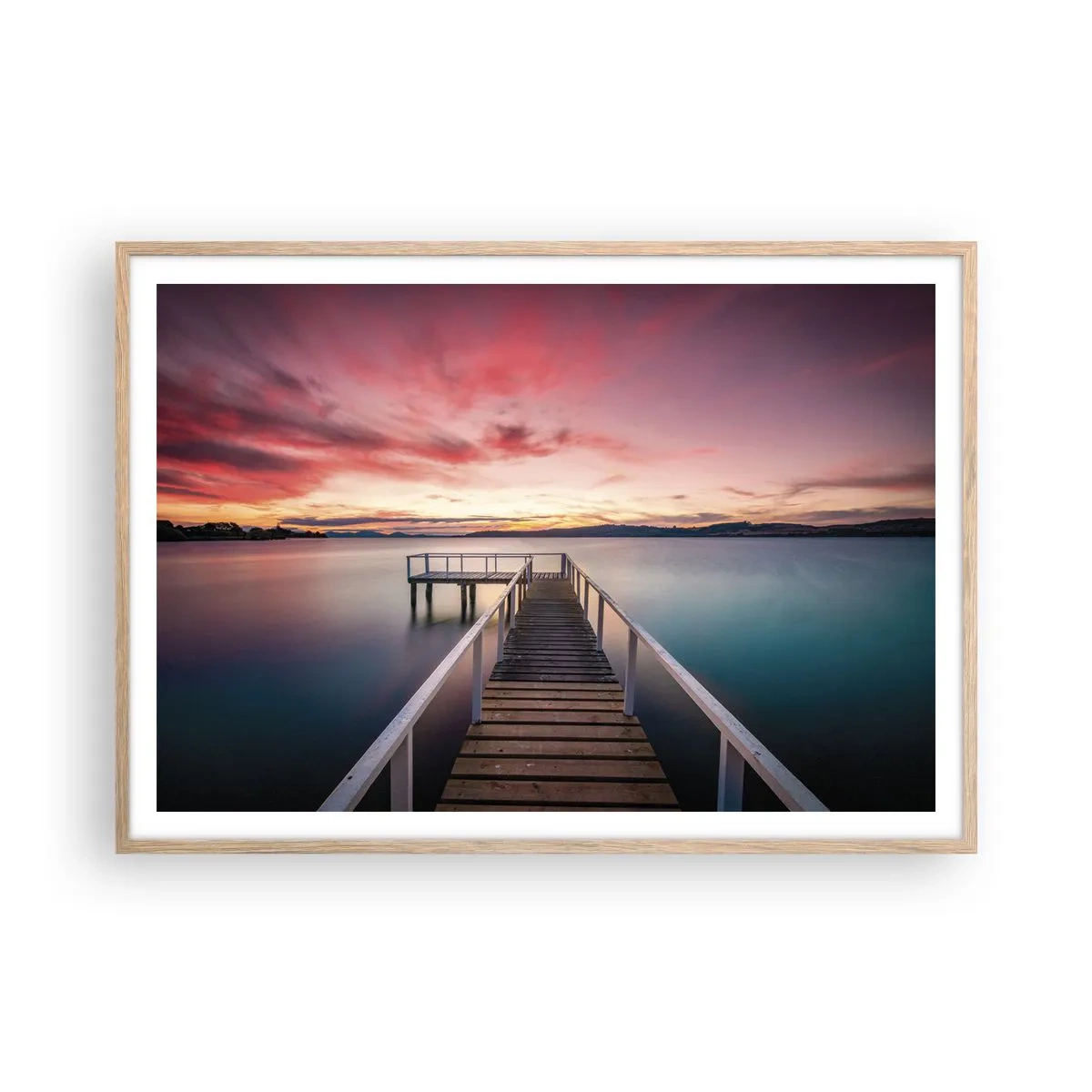 Een poster in een licht eiken lijst - De zachte vlam van de avond - 100x70 cm