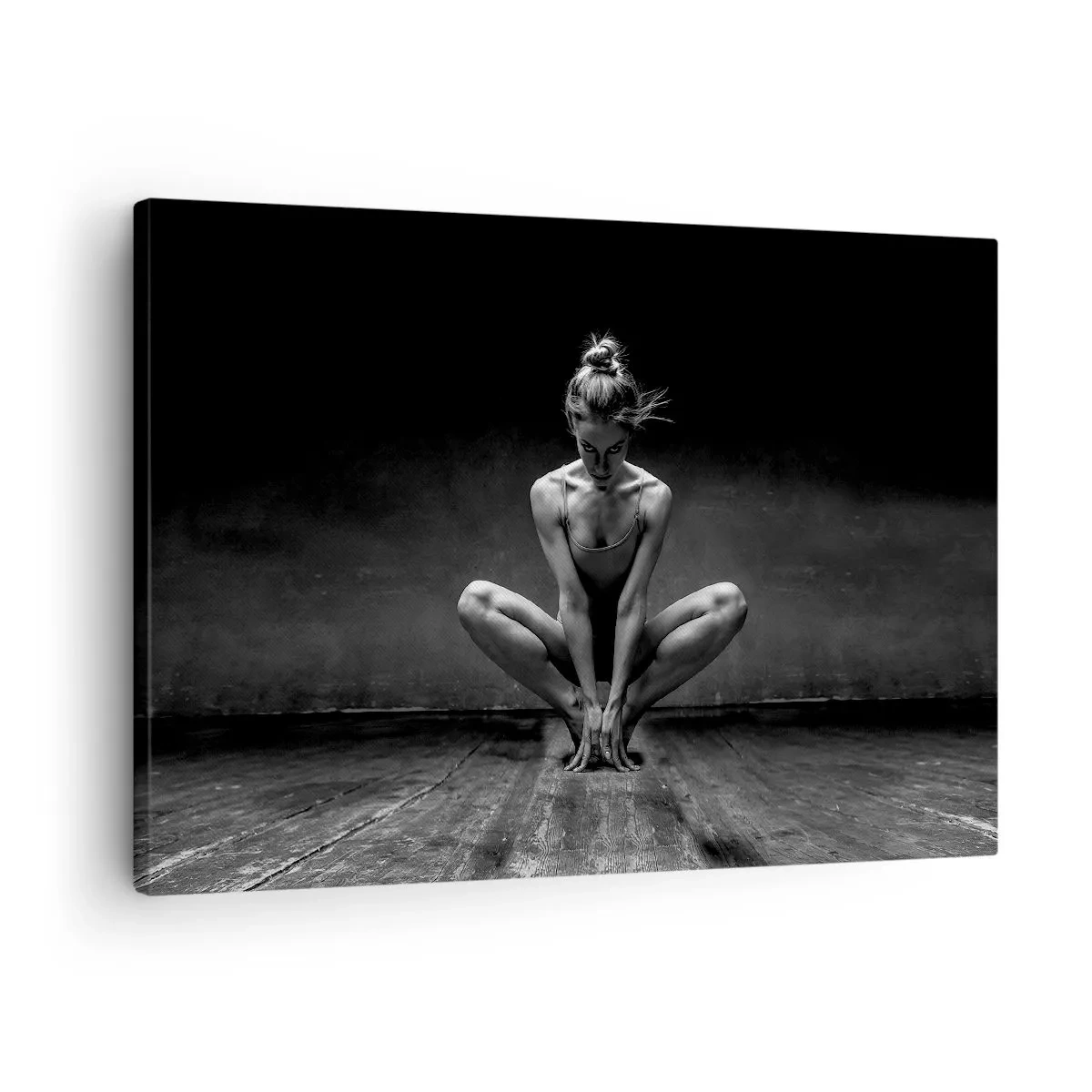 Schilderen op canvas - Een zwart-witportret van een danseres in volledige concentratie. - 70x50cm - Concentratie van dansenergie - Moderne wanddecoratie voor woonkamer en slaapkamer ARTTOR