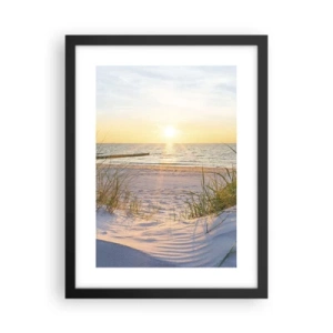 Poster in een zwarte lijst - Het geluid van de zee, het zingen van vogels, een wild strand tussen het gras... - 30x40 cm
