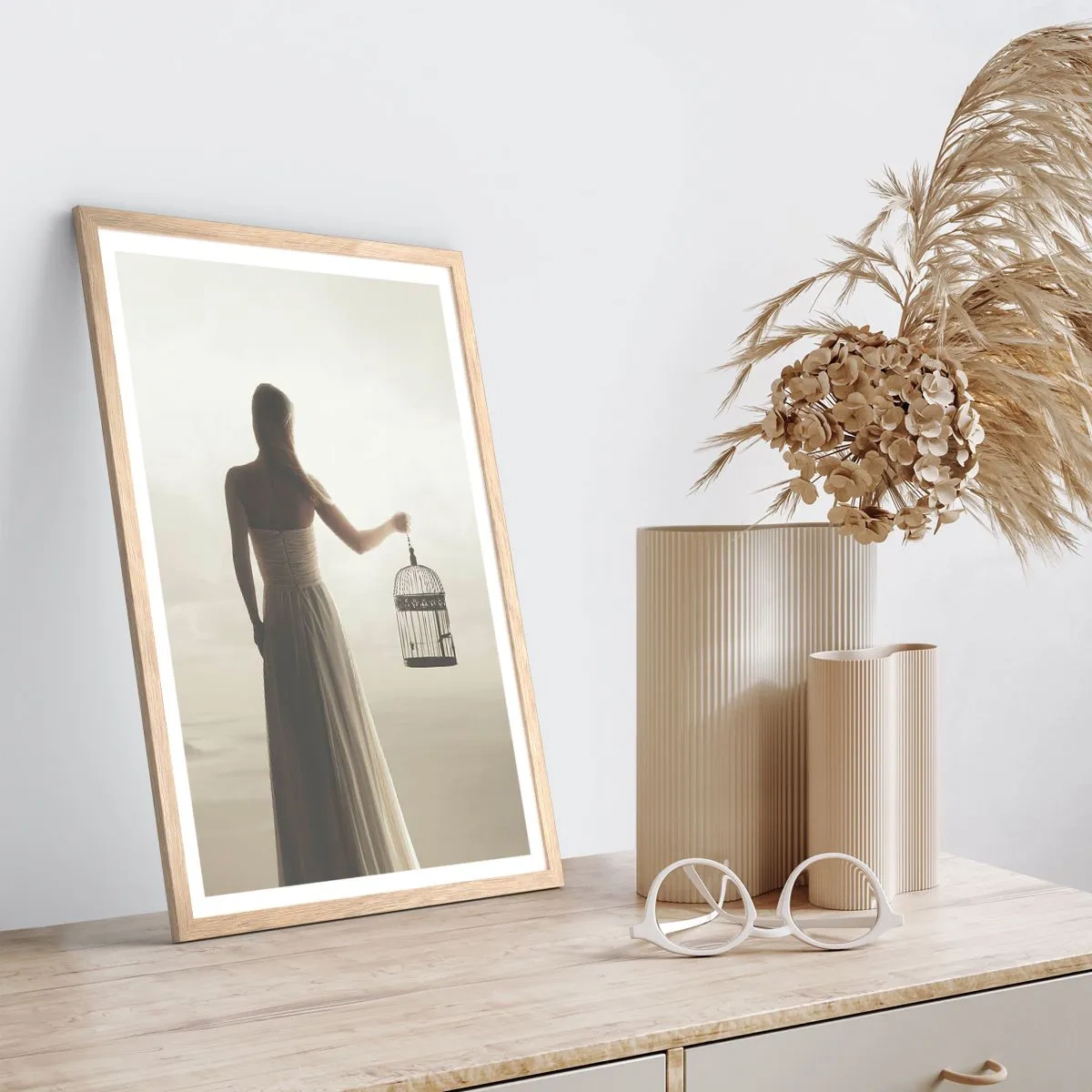 Een poster in een licht eiken lijst - Wees vrij - 50x70 cm