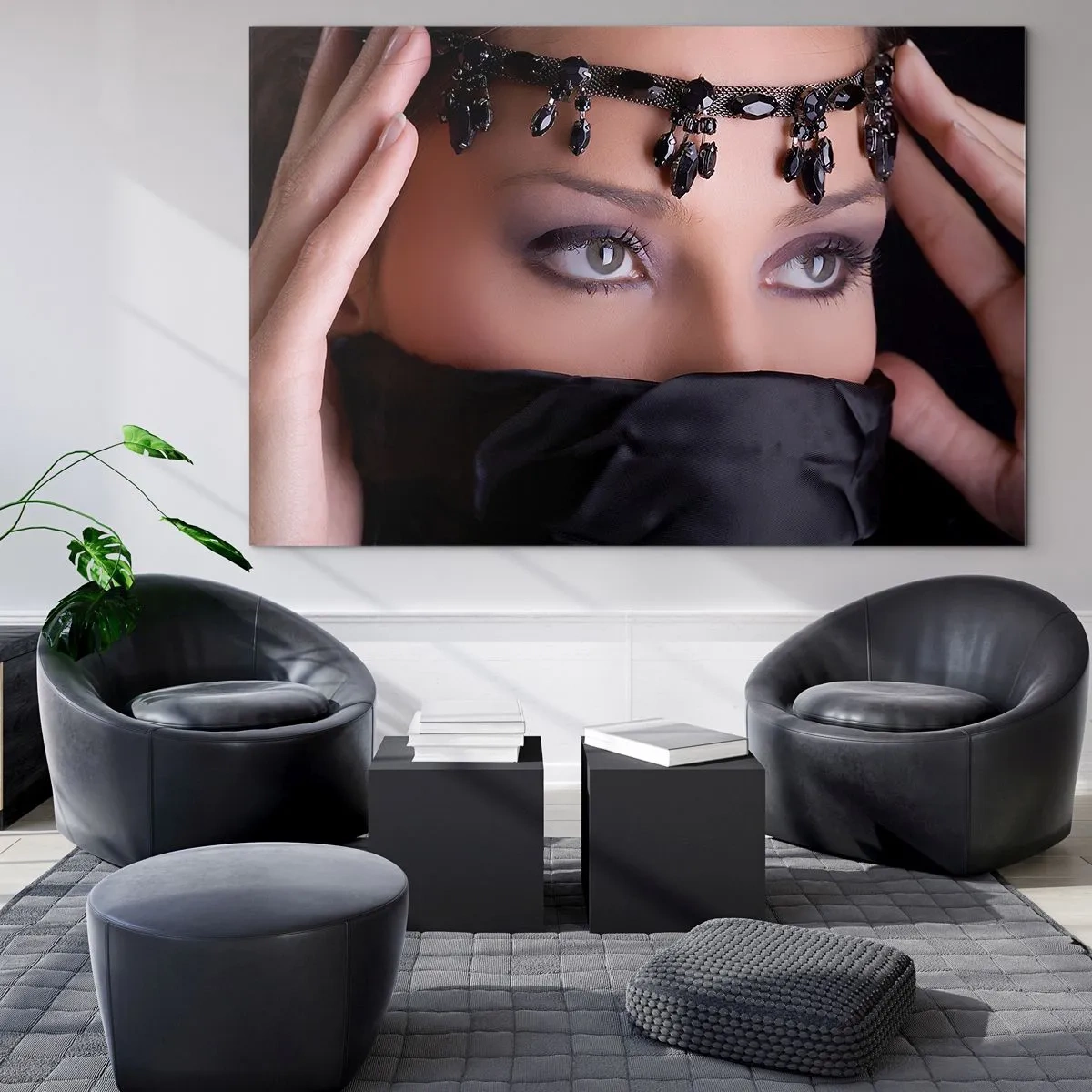 Schilderen op glas - Een vrouwengezicht met een sierlijke tiara en een intense blik - 70x50cm - Oosters verleidelijk mysterie - Moderne wanddecoratie voor woonkamer en slaapkamer ARTTOR