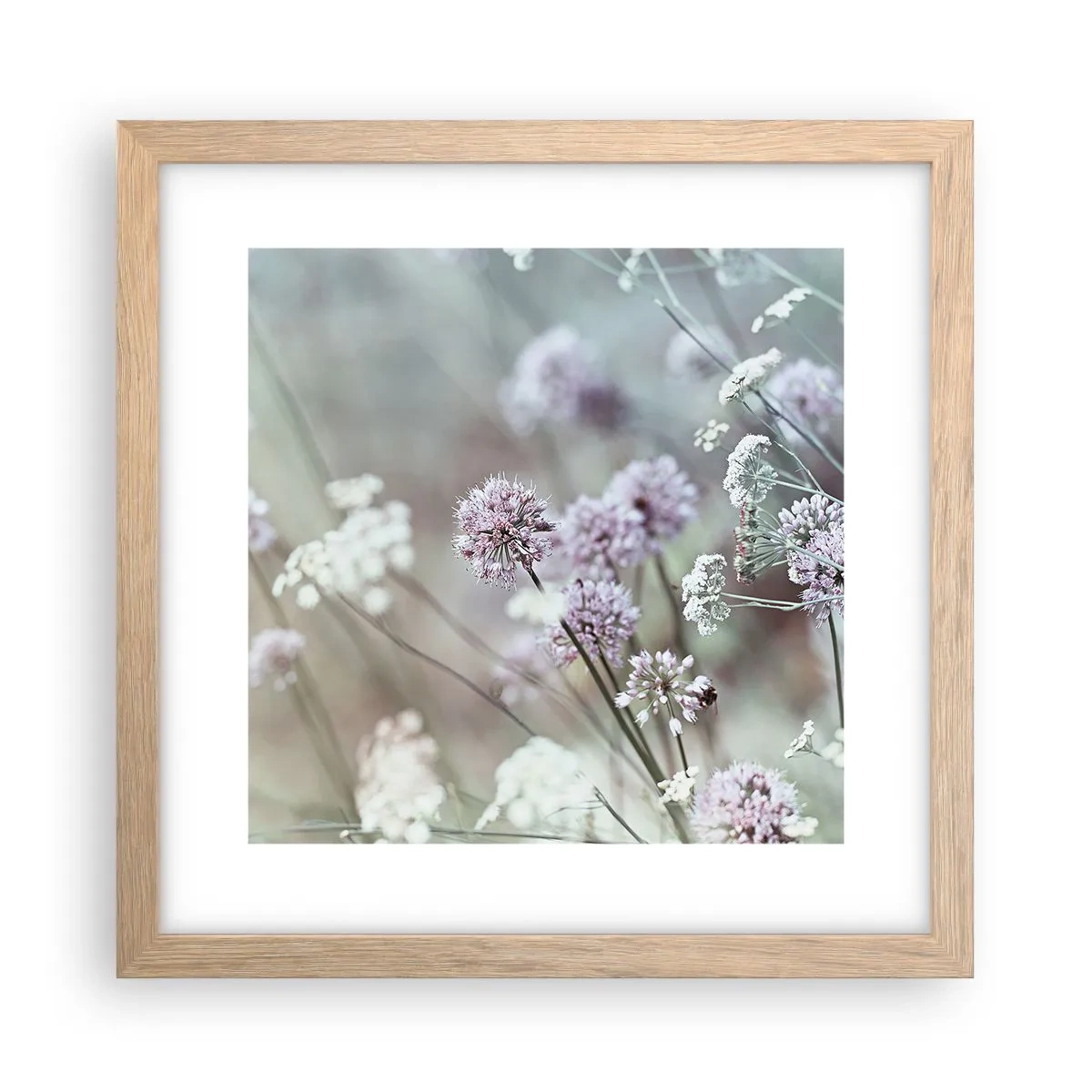 Een poster in een licht eiken lijst - Zoete filigrane kruiden - 30x30 cm