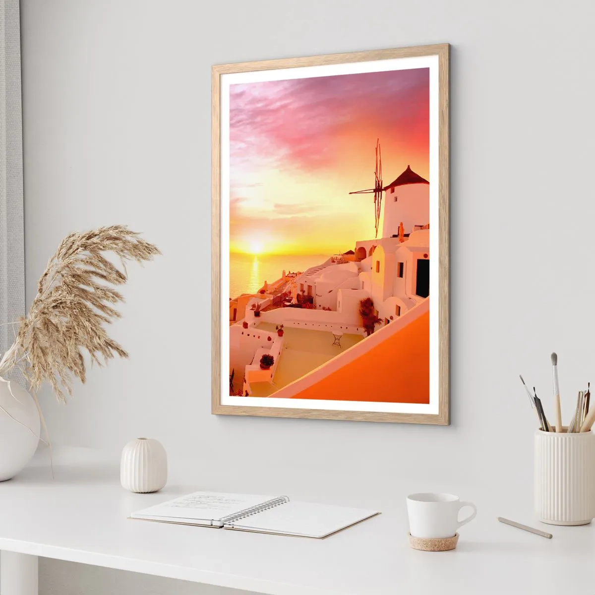 Een poster in een licht eiken lijst - Spreiden in wit en goud  - 30x40 cm