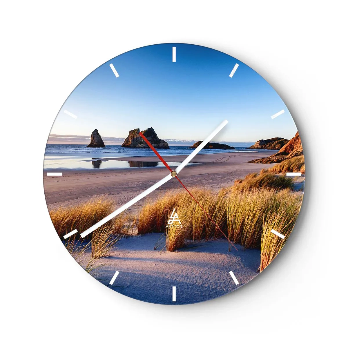 Wandklok - Klok - Zandstrand bij zonsondergang met uitzicht op de rotsen - 30x30cm - Voor rustzoekers - Moderne wanddecoratie voor woonkamer, keuken en slaapkamer ARTTOR