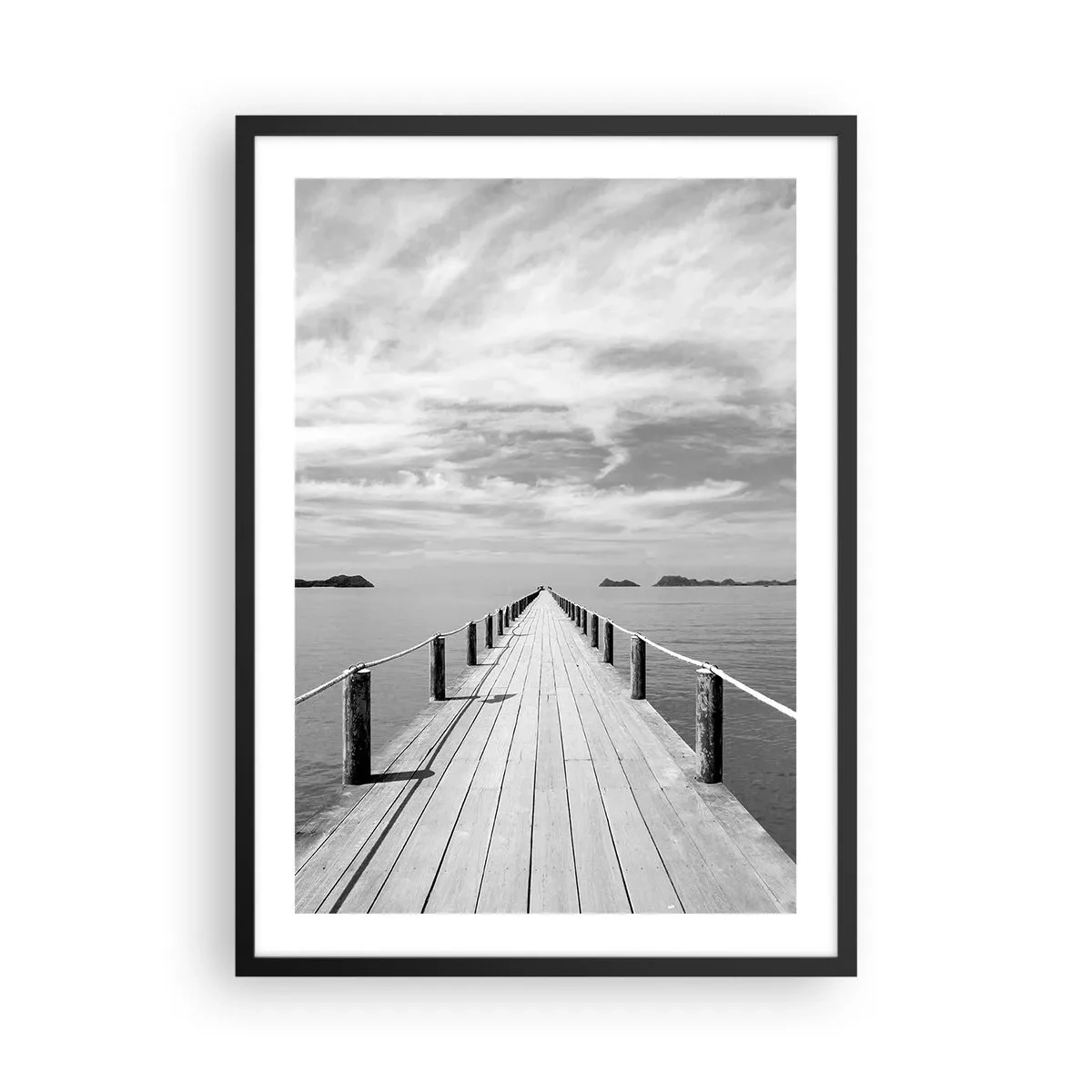 Poster in een zwarte lijst - Een houten pier die in de verte over kalm water leidt - 50x70cm - Of misschien een reis... - Moderne wanddecoratie voor woonkamer en slaapkamer ARTTOR