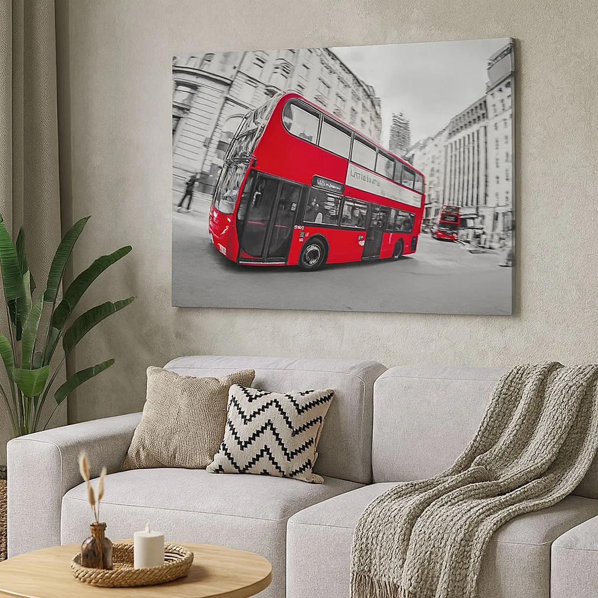 Schilderen op canvas - Een rode Londense bus tegen een zwart-witte straat - 70x50cm - Londen traditioneel - by bus - Moderne wanddecoratie voor woonkamer en slaapkamer ARTTOR