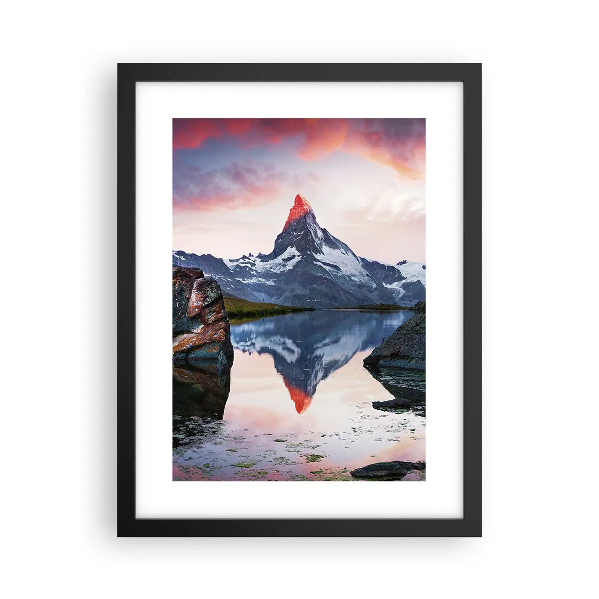 Poster in een zwarte lijst - Het hart van de bergen is heet - 30x40 cm