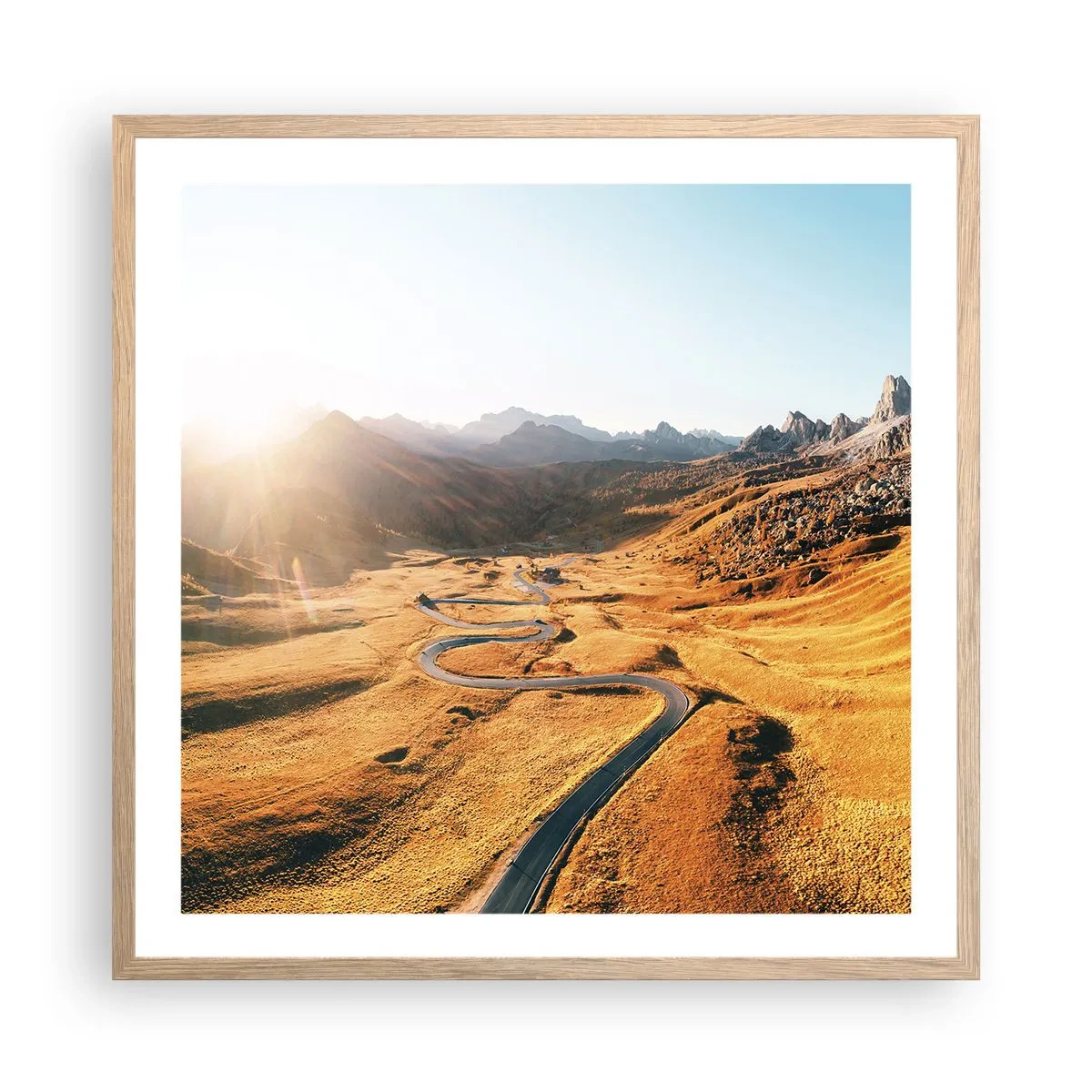 Een poster in een licht eiken lijst - In een gouden vallei - 60x60 cm