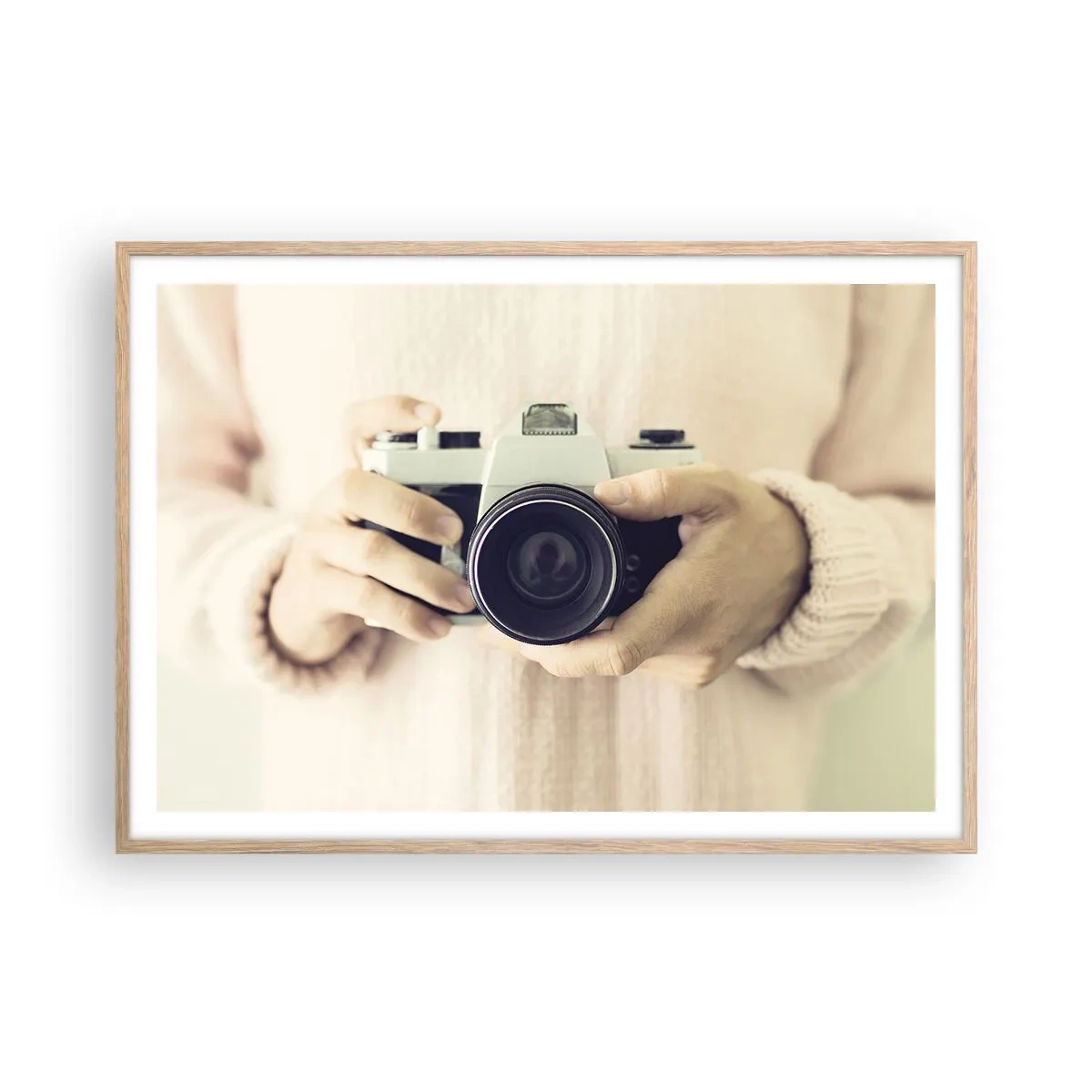 Een poster in een licht eiken lijst - Om meer te zien... - 100x70 cm