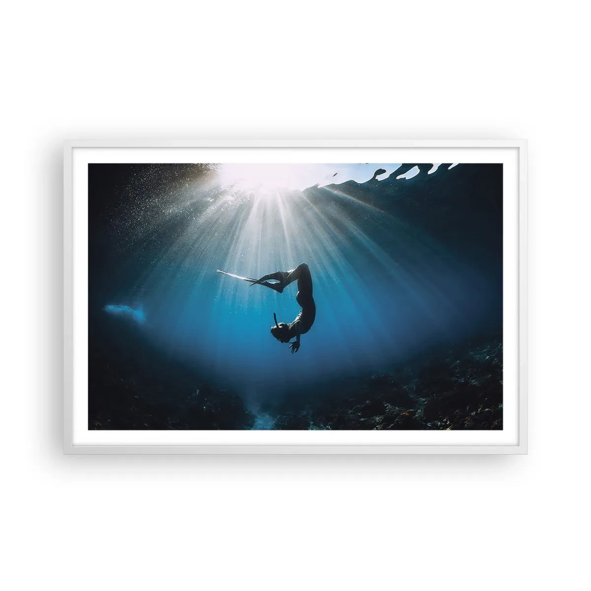 Poster in een witte lijst - onderwaterdans - 91x61 cm