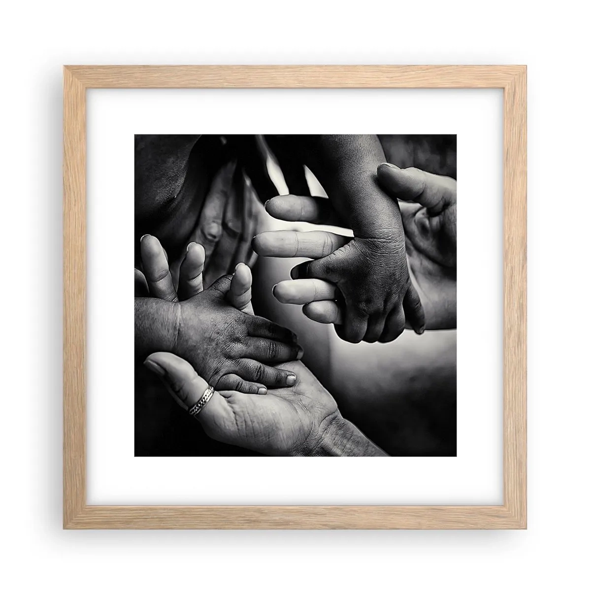 Een poster in een licht eiken lijst - Om mens te zijn - 30x30 cm