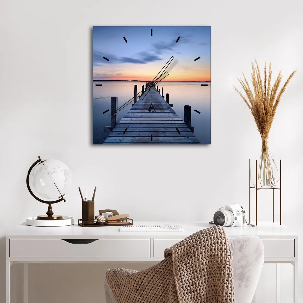 Wandklok - Klok - De rust van een serene schemering - 40x40 cm