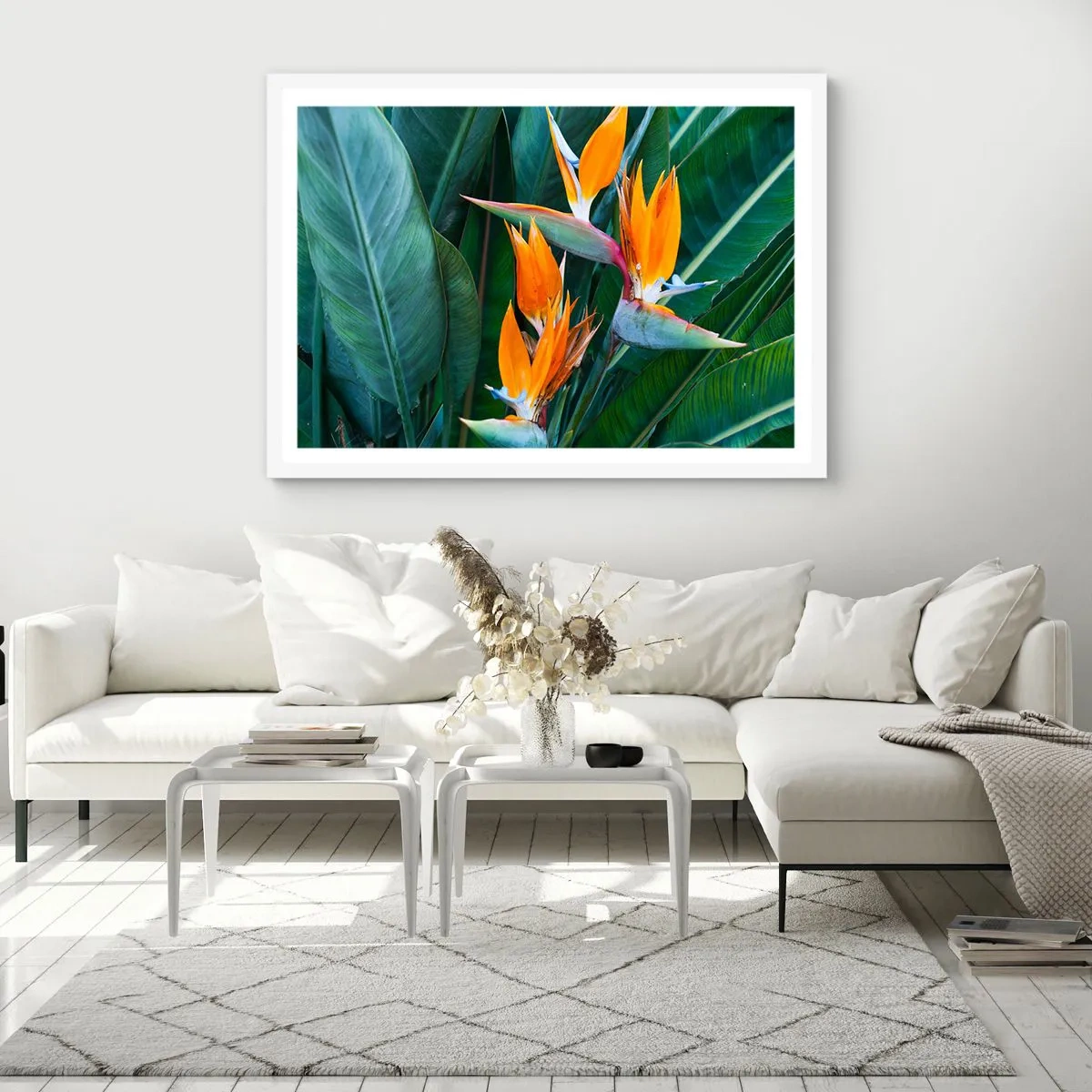 Poster in een witte lijst - Is het een bloem of is het een vogel? - 91x61 cm