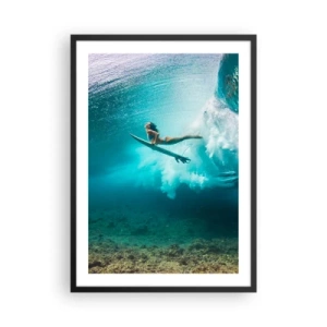 Poster in een zwarte lijst - Een surfer onder water in een dynamisch tafereel met turquoise golven. - 50x70cm - Onderwaterwereld - Moderne wanddecoratie voor woonkamer en slaapkamer ARTTOR