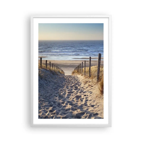 Poster in een witte lijst - Het geluid van de zee, het zingen van vogels, een wild strand tussen het gras... - 50x70 cm