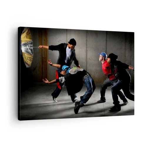 Schilderen op canvas - Een groep hiphopdansers in een dynamische choreografie - 70x50cm - Dansend met de straatwind - Moderne wanddecoratie voor woonkamer en slaapkamer ARTTOR