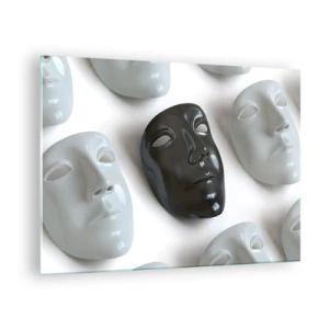 Schilderen op glas - Een zwart-wit masker tegen een achtergrond van witte maskers op een lichte achtergrond - 70x50cm - Hoe opvallen? - Moderne wanddecoratie voor woonkamer en slaapkamer ARTTOR