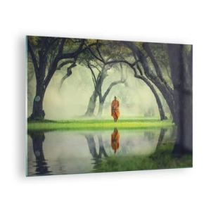 Schilderen op glas - Een monnik in een oranje gewaad loopt tussen de bomen langs het water - 70x50cm - Op weg naar verlichting - Moderne wanddecoratie voor woonkamer en slaapkamer ARTTOR