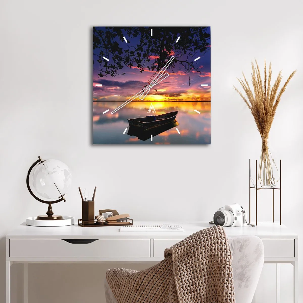 Wandklok - Klok - "Je lijkt midden in de lucht te hangen..." - 30x30 cm