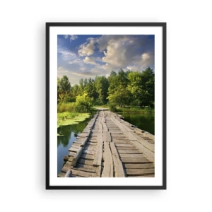 Poster in een zwarte lijst - Een houten brug over een rivier omgeven door groen - 50x70cm - Zomer, zomer overal - Moderne wanddecoratie voor woonkamer en slaapkamer ARTTOR