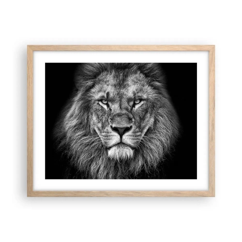 Een poster in een licht eiken lijst - In een kroningskleed - 50x40 cm