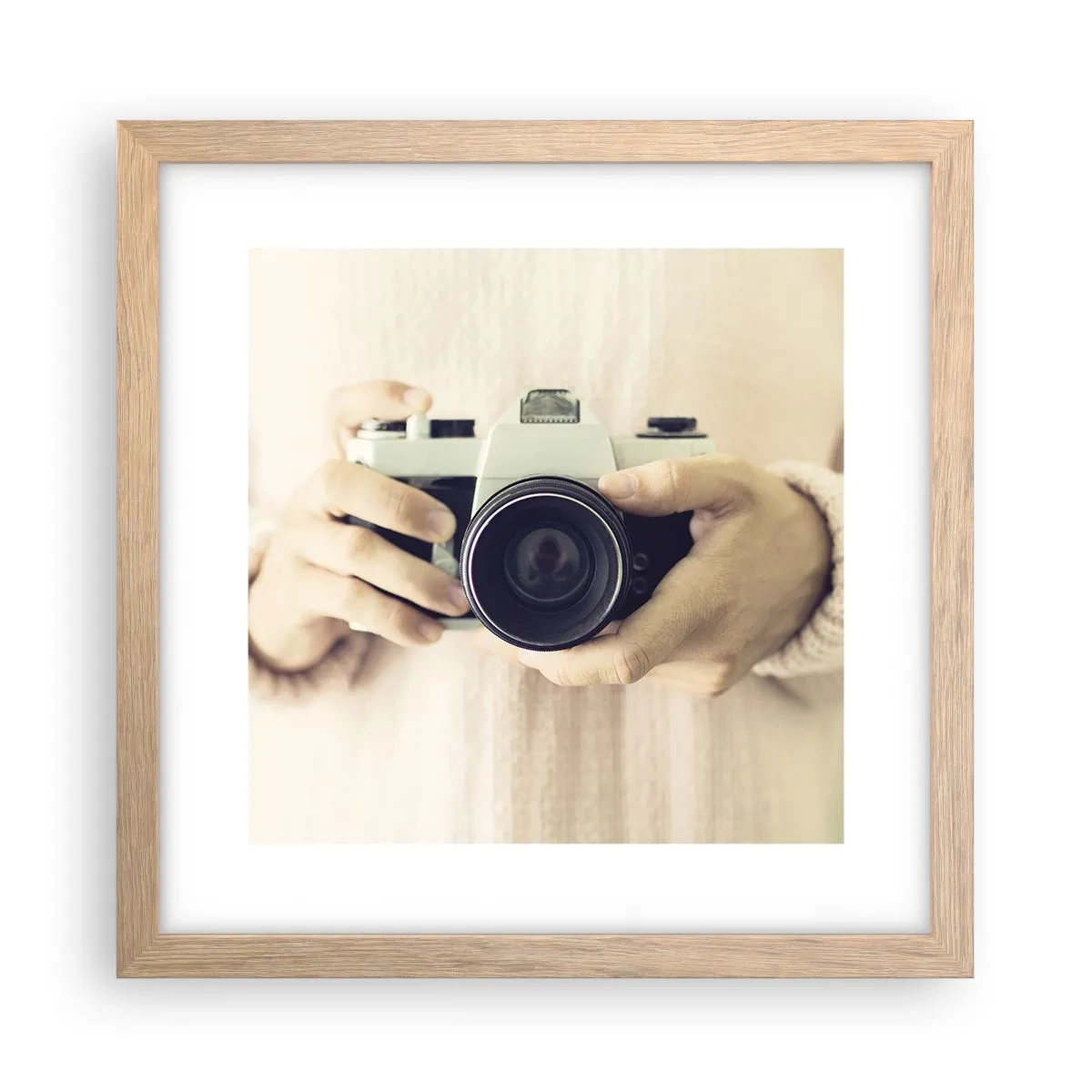 Een poster in een licht eiken lijst - Om meer te zien... - 30x30 cm