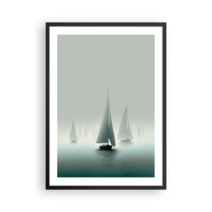 Poster in een zwarte lijst - Een groep zeilboten vaart op een mistige zee, omgeven door kalm water. - 50x70cm - Van mist gebouwd - Moderne wanddecoratie voor woonkamer en slaapkamer ARTTOR