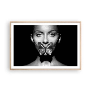 Een poster in een licht eiken lijst - Vlinder kus - 91x61 cm