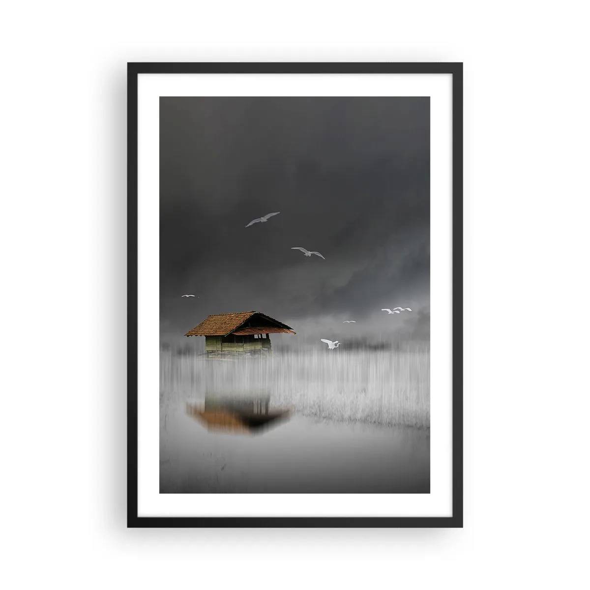 Poster in een zwarte lijst - Een woonboot omgeven door mist met vogels tegen een donkere achtergrond - 50x70cm - Beschutting tegen regen - Moderne wanddecoratie voor woonkamer en slaapkamer ARTTOR