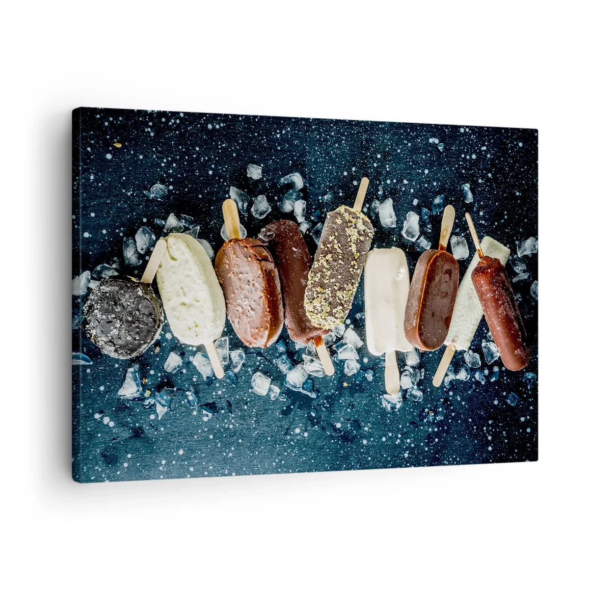 Schilderen op canvas - Kleurrijke ijslolly's gerangschikt op ijs met een donkere achtergrond - 70x50cm - De smaak van hete zomer - Moderne wanddecoratie voor woonkamer en slaapkamer ARTTOR