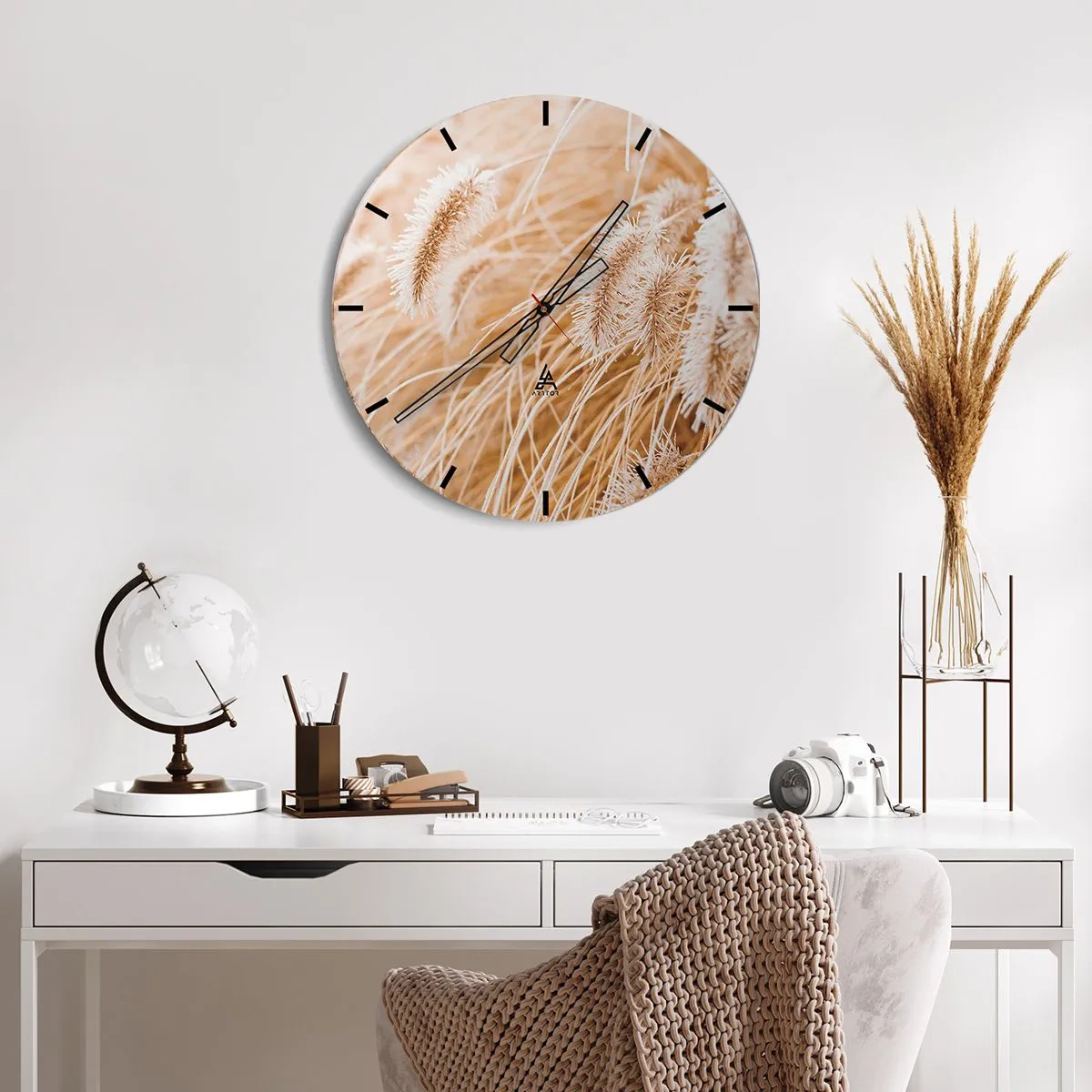 Wandklok - Klok - Close-up van goudkleurig gras dat in de wind wuift - 30x30cm - Het gouden geritsel van het gras - Moderne wanddecoratie voor woonkamer, keuken en slaapkamer ARTTOR