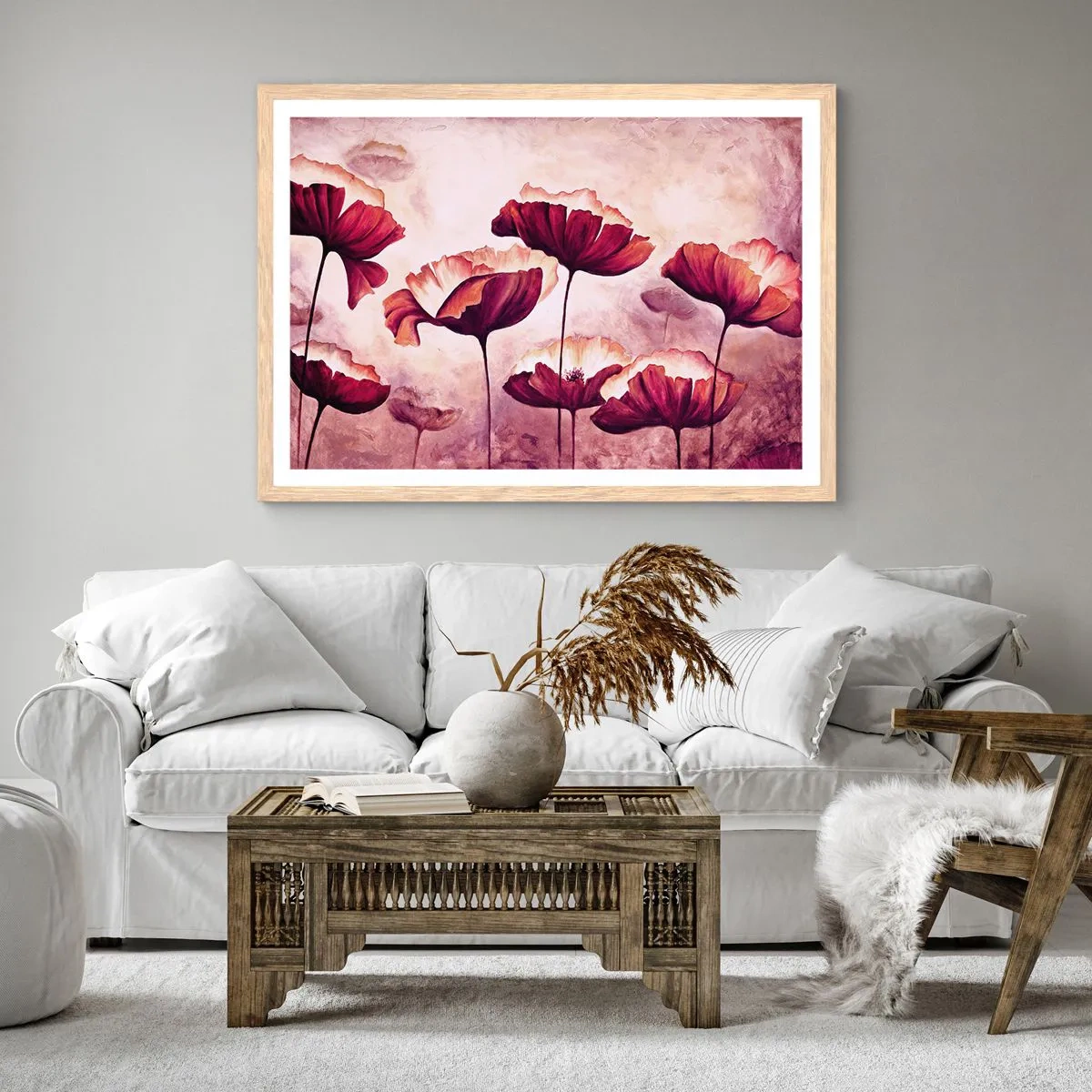 Een poster in een licht eiken lijst - Rood en wit bloemblad - 70x50 cm