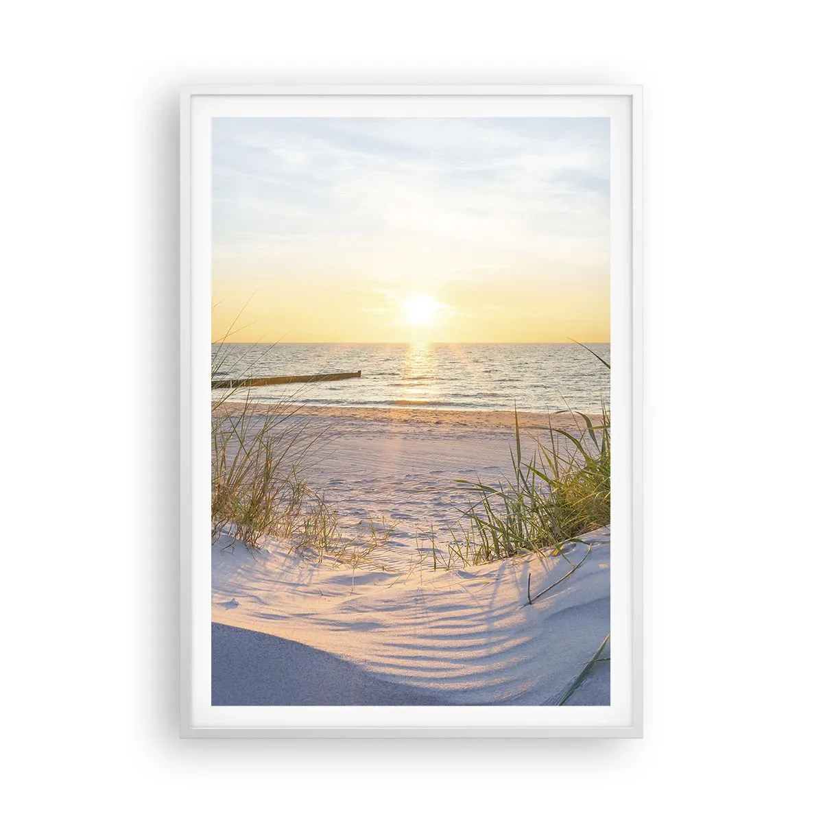 Poster in een witte lijst - Het geluid van de zee, het zingen van vogels, een wild strand tussen het gras... - 70x100 cm