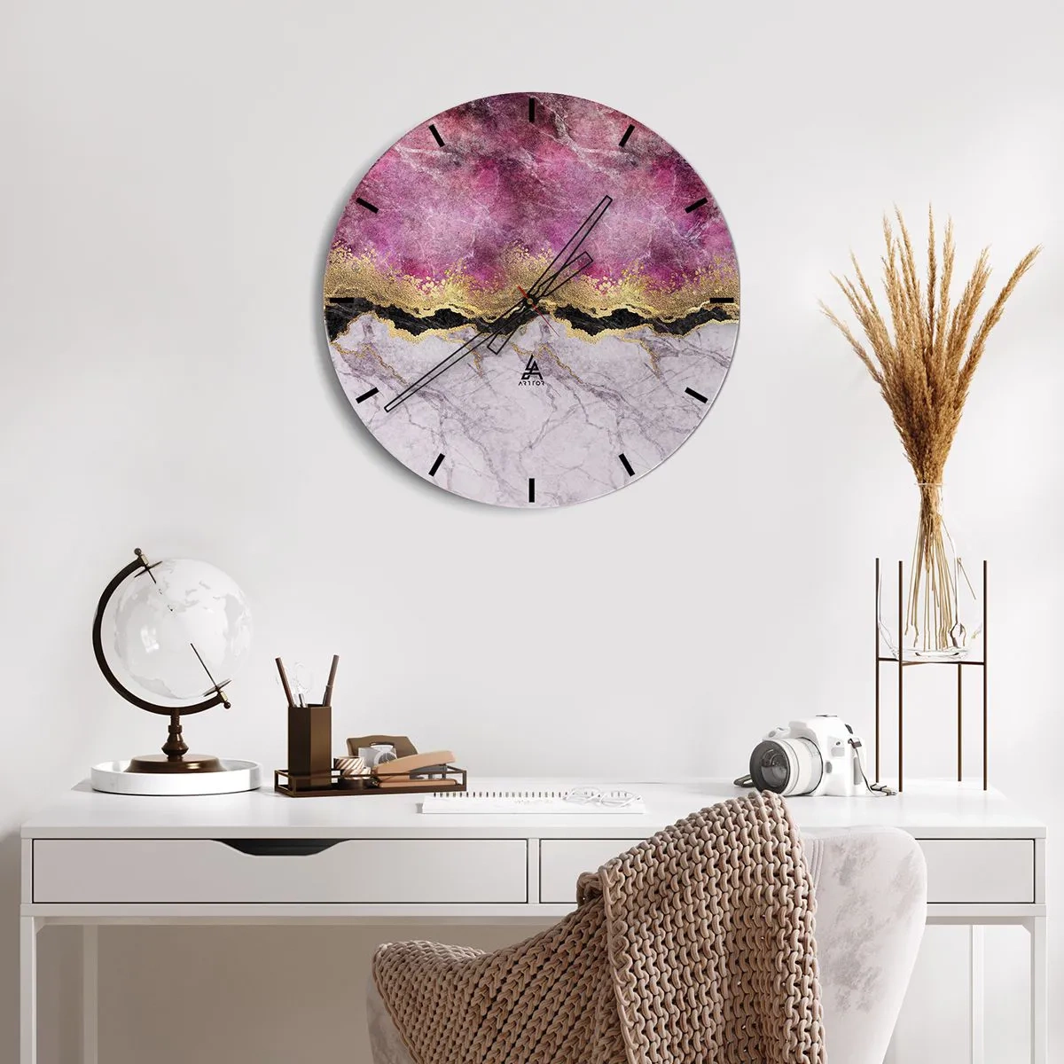 Wandklok - Klok - Ballerina springt met roze stof die stroomt - 30x30cm - Op de grens - Moderne wanddecoratie voor woonkamer, keuken en slaapkamer ARTTOR