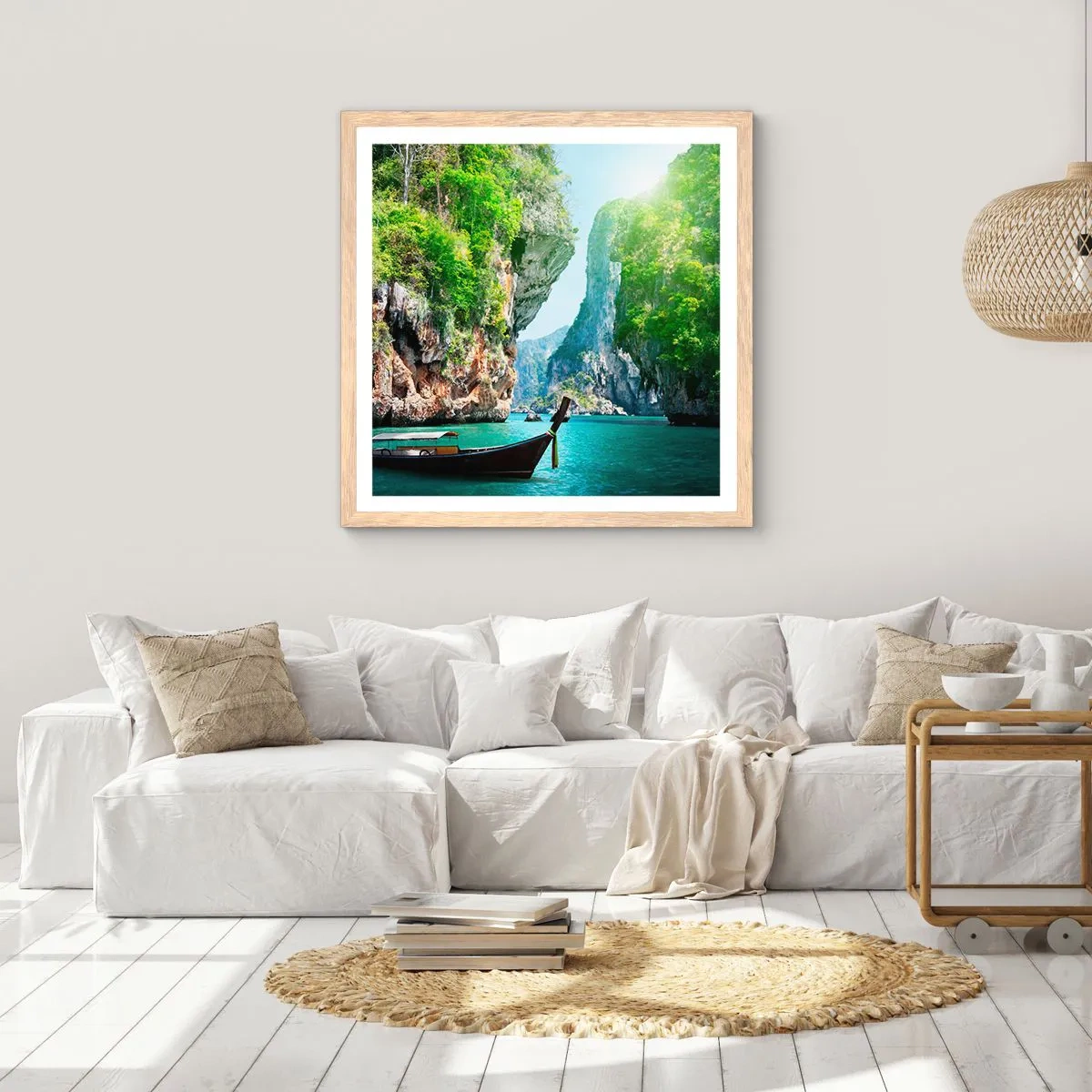 Een poster in een licht eiken lijst - Een uitnodiging voor een exotische reis - 60x60 cm