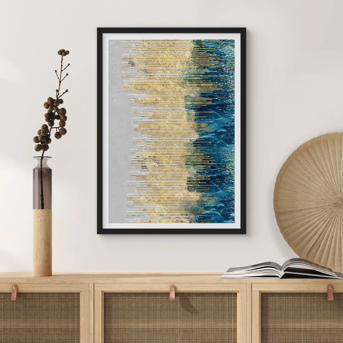 Poster in een zwarte lijst - Een abstracte compositie geïnspireerd op een goudkleurig strand en de oceaan. - 50x70cm - Vergulde grens - Moderne wanddecoratie voor woonkamer en slaapkamer ARTTOR