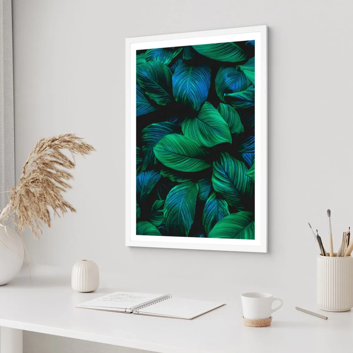 Poster in een witte lijst - In de groene menigte - 61x91 cm