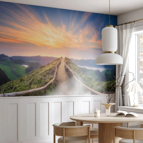 Fotobehang Standard Eco - Een schilderachtig pad op de top van de berg - 100x70cm - Dicht bij de hemel - Moderne wanddecoratie voor woonkamer en slaapkamer ARTTOR