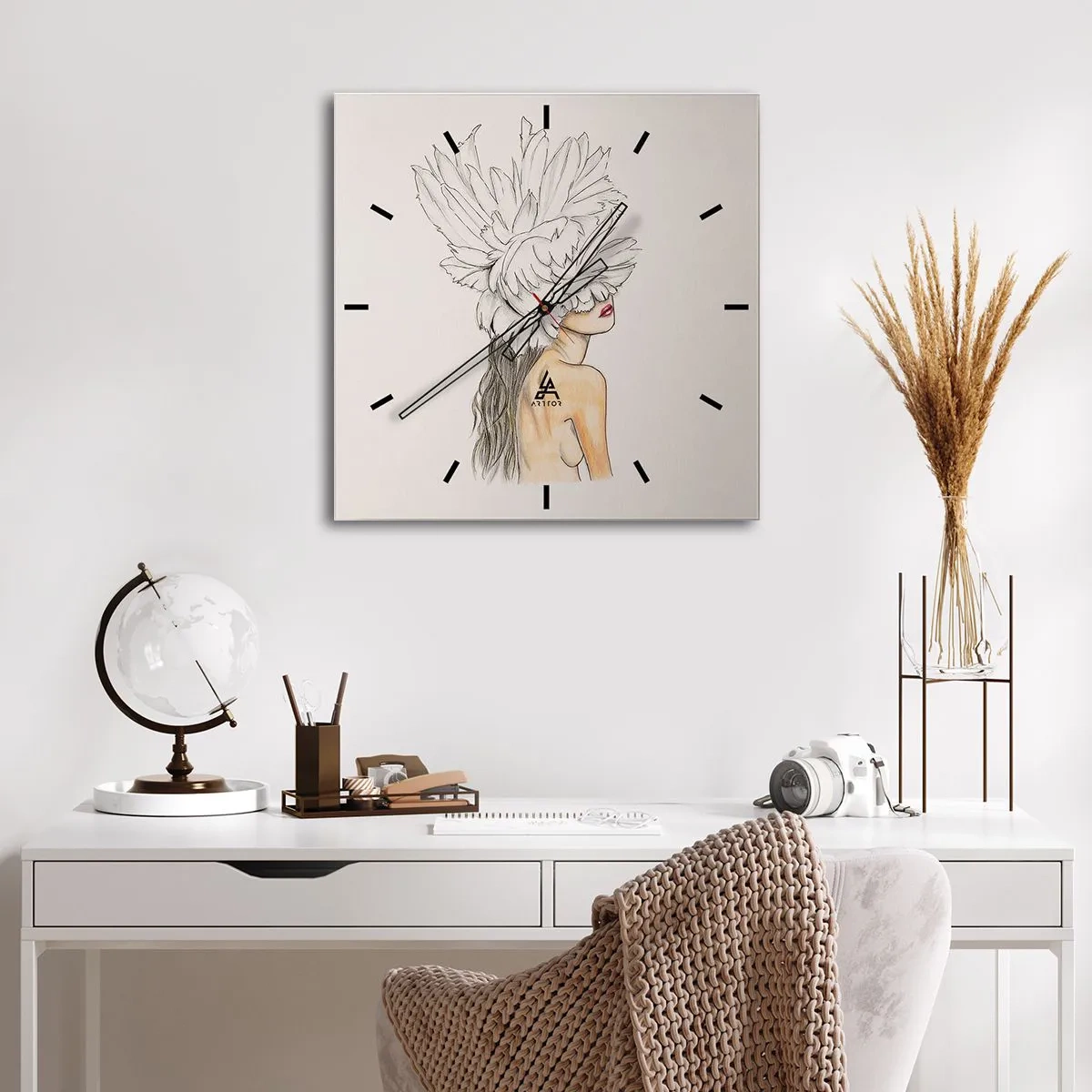 Wandklok - Klok - gekroonde schoonheid - 30x30 cm