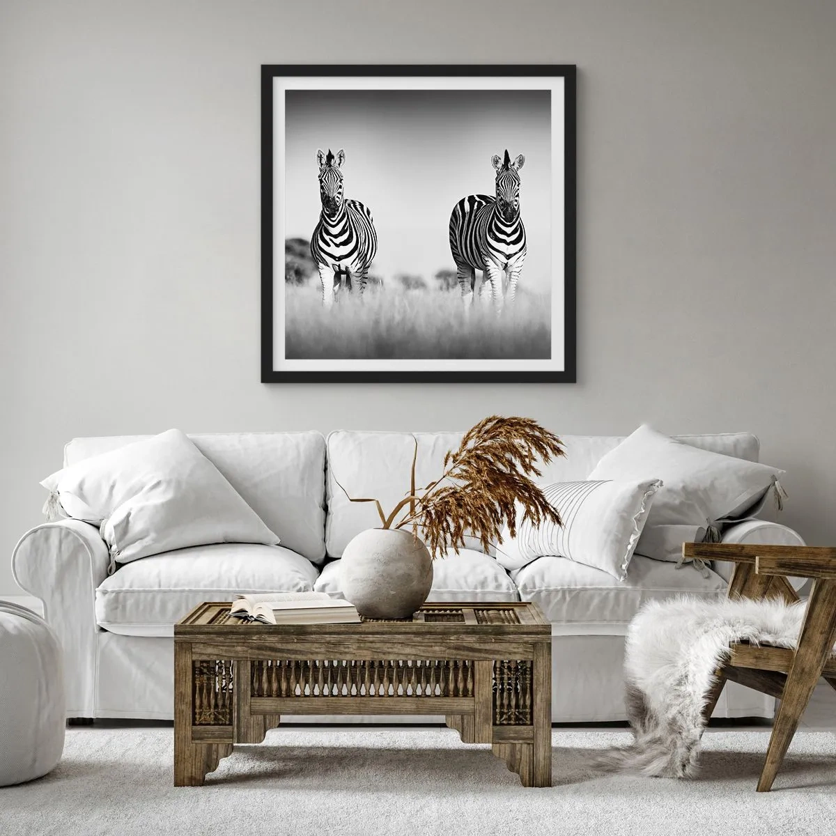 Poster in een zwarte lijst - Toch is de wereld zwart-wit - 50x50 cm