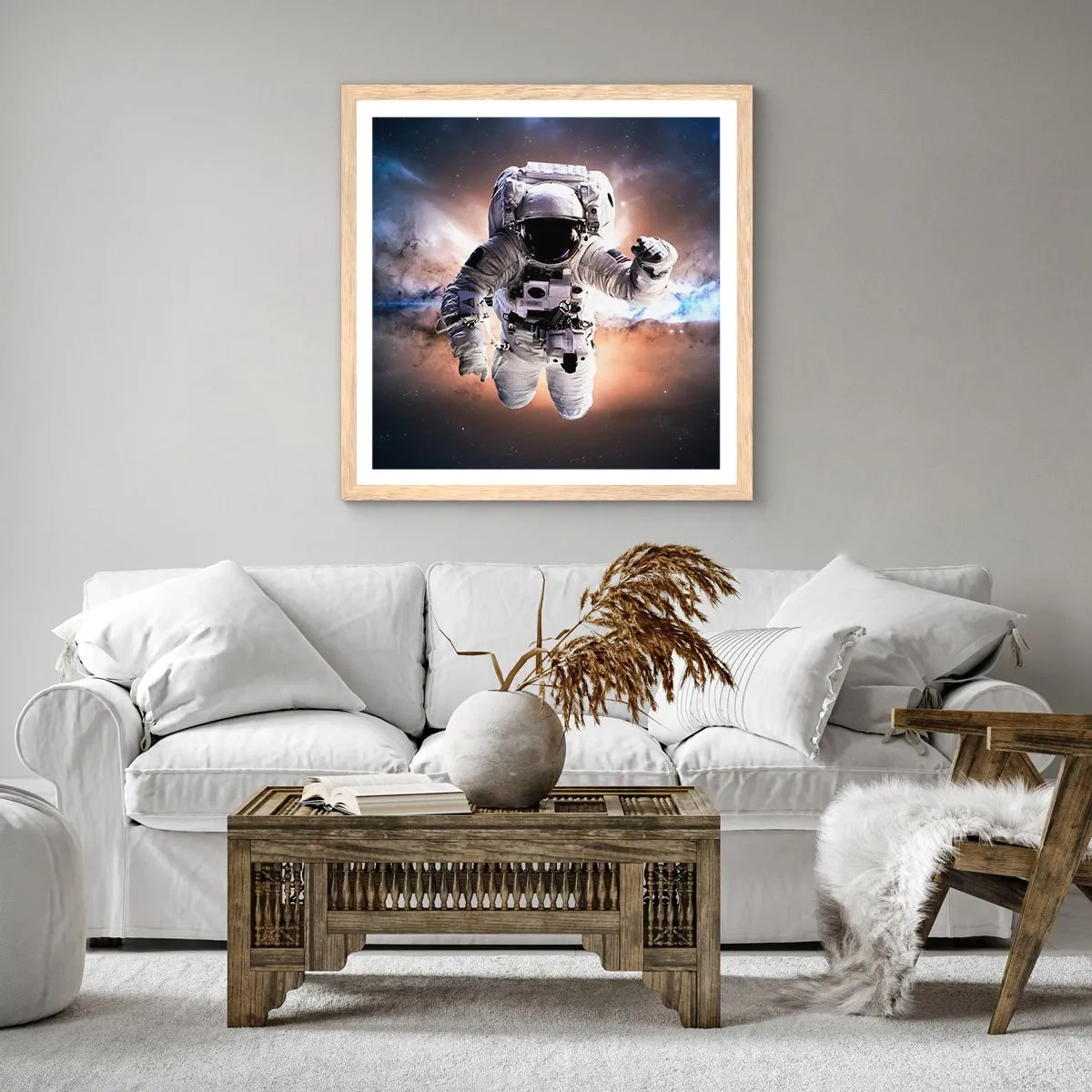 Een poster in een licht eiken lijst - Groeten vanuit de ruimte - 40x40 cm